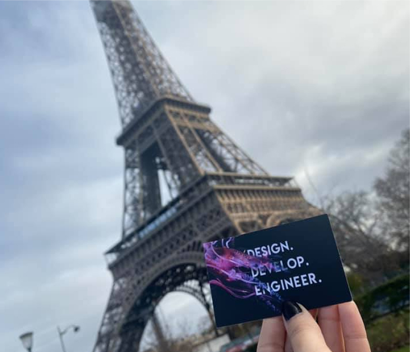 Digital Trading Business Card in front of Eifell Tower